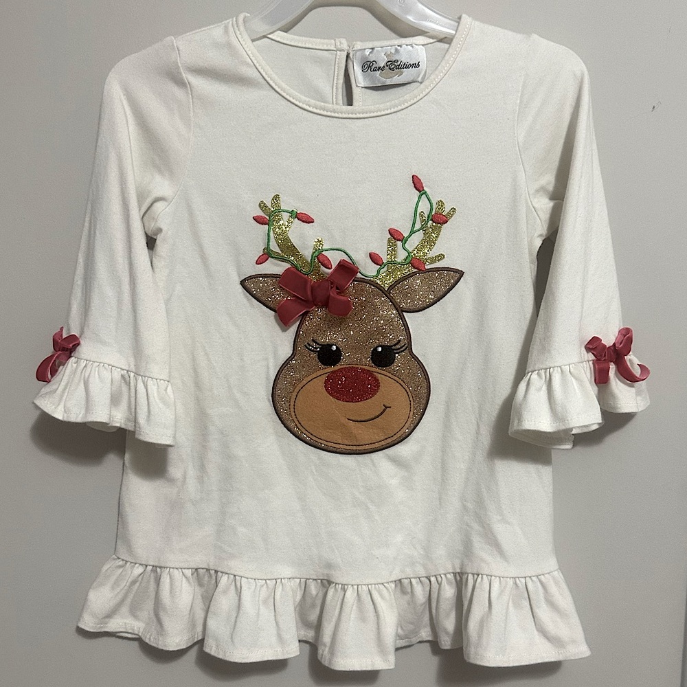 EUC off white w/sparkly reindeer face&red velvet 🎀 ruffle hem little girl dress